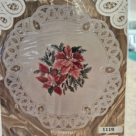 Willmaur Crafts Cross Stitch Poinsettia Doily Battenburg Lace edged #14 aida - Picture 10 of 10